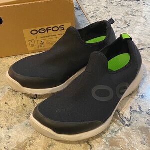 OOFOS. Women’s shoes.